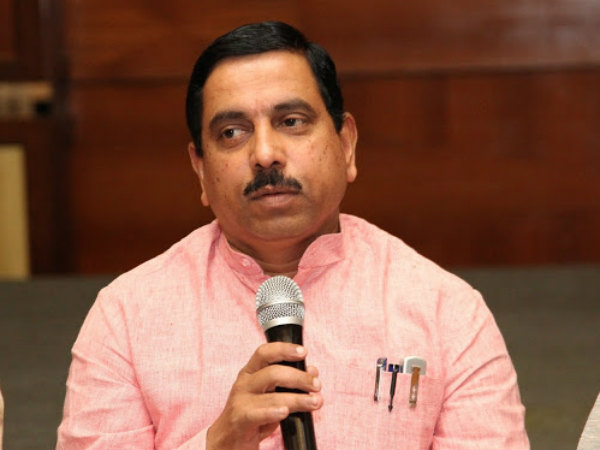 ರಾಹುಲ್ ಒಬ್ಬ ಅಪ್ರಬುದ್ಧ ನಾಯಕ: ಪ್ರಹ್ಲಾದ್ ಜೋಶಿ