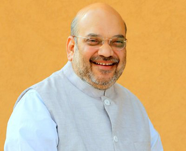 ಬೆಂಗಳೂರು: ನಿರ್ಮಲಾನಂದನಾಥ ಸ್ವಾಮೀಜಿಯನ್ನು ಭೇಟಿ ಮಾಡಿದ ಅಮಿತ್ ಶಾ