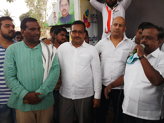 ದಲಿತರು ಕಾಂಗ್ರೆಸ್ ಬೆಂಬಲಿಸುವಂತೆ ಡಾ.ಎಲ್.ಹನುಮಂತಯ್ಯ ಕರೆ