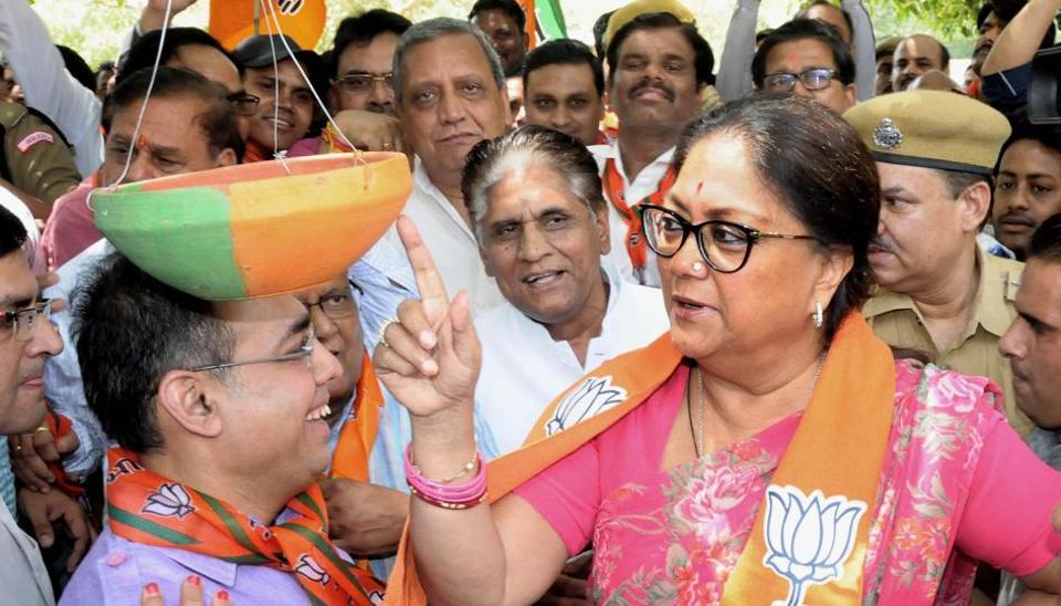 ಹಕ್ಕಿಗಳಿಗೆ ನೀರುಣಿಸುವ ಮಡಿಕೆಗೂ ಕೇಸರಿ ಬಣ್ಣ : ರಾಜಸ್ಥಾನ ಸರಕಾರದ ವಿರುದ್ಧ ತೀವ್ರ ಟೀಕೆ