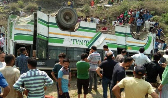 ಕಮರಿಗೆ ಬಿದ್ದ ಖಾಸಗಿ ಬಸ್: 7 ಸಾವು