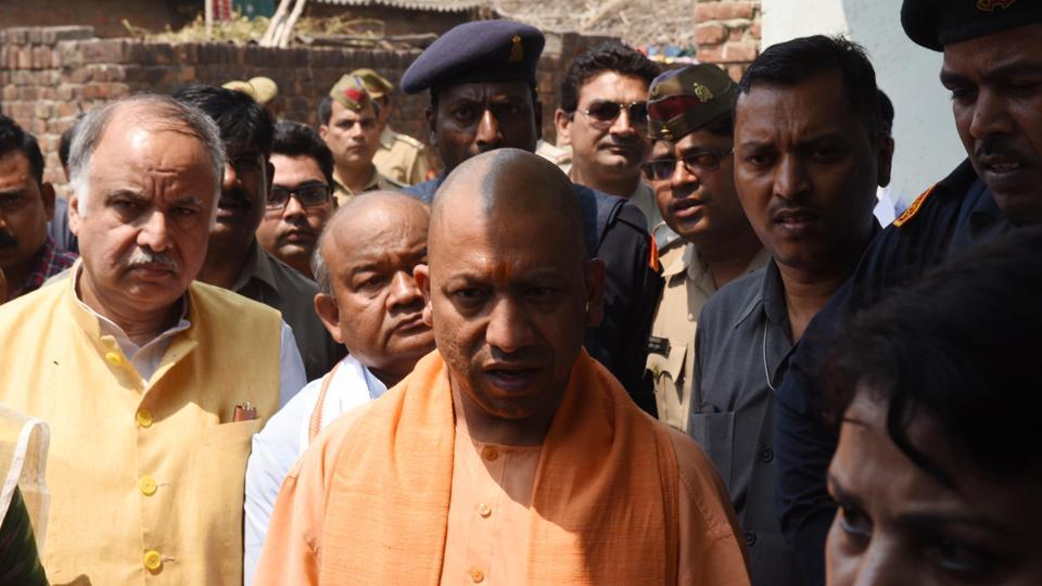 ತುರ್ತು ಭೂಸ್ಪರ್ಶ ಮಾಡಿದ ಆದಿತ್ಯನಾಥ್ ಹೆಲಿಕಾಪ್ಟರ್