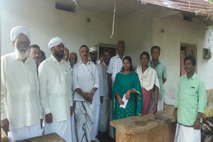 ಶಿಕ್ಷಣಕ್ಕೆ ಅಡ್ಡಿಯಾದ ಬಡತನ: ಹಿಂದೂ ಯುವತಿಗೆ ಸಹಾಯಹಸ್ತ ಚಾಚಿದ ಮುಸ್ಲಿಂ ಮಹಲ್ ಸಮಿತಿ