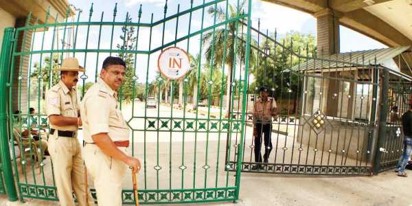 ಶಾಸಕರನ್ನು ರೆಸಾರ್ಟ್‌ಗೆ ಕರೆದೊಯ್ಯಲು ಕಾಂಗ್ರೆಸ್ ಸಿದ್ಧತೆ