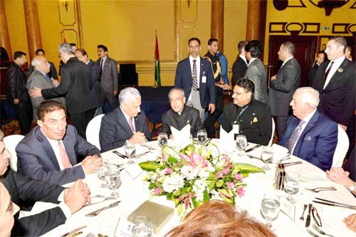 ಸುಧೀಂದ್ರ ಕುಲಕರ್ಣಿ ಮುಖಕ್ಕೆ ಮಸಿ ಬಳಿದ ಶಿವಸೇನಾ ಕಾರ್ಯಕರ್ತರು