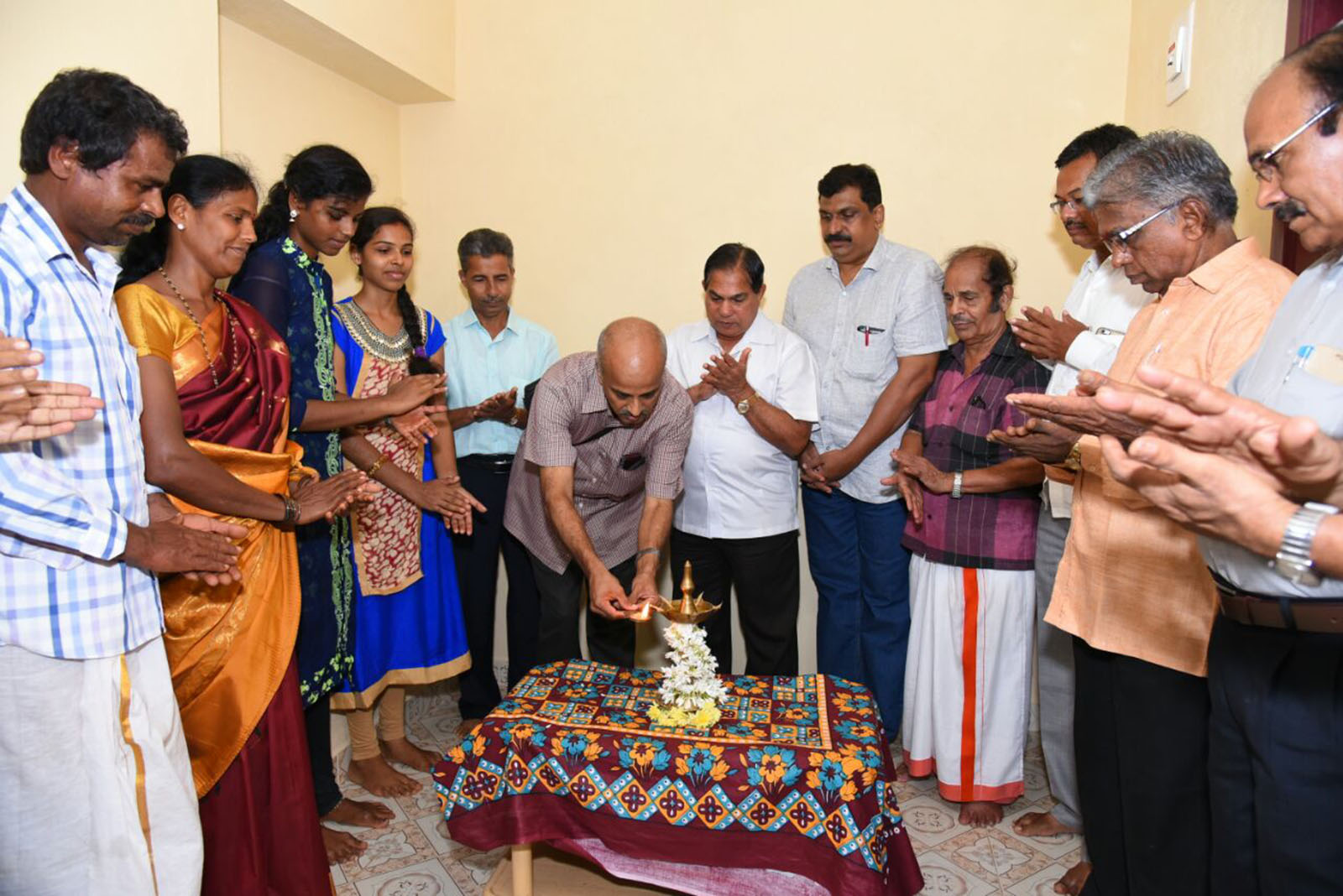 ಕಾಳಾವರ: ‘ಗುರುಸ್ಮೃತಿ’ ಮನೆ ಹಸ್ತಾಂತರ