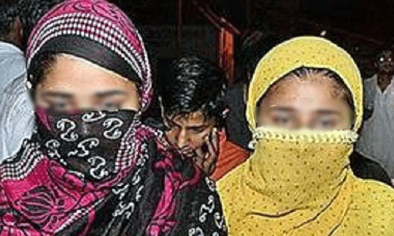 ಗೋಹತ್ಯೆ ಪ್ರಕರಣದಲ್ಲಿ ಅಪ್ರಾಪ್ತ ವಯಸ್ಸಿನ ಬಾಲಕಿಯರ ಬಂಧನ: ಆದಿತ್ಯನಾಥ್ ಸರಕಾರಕ್ಕೆ ಹಕ್ಕು ಆಯೋಗದ ನೋಟಿಸ್