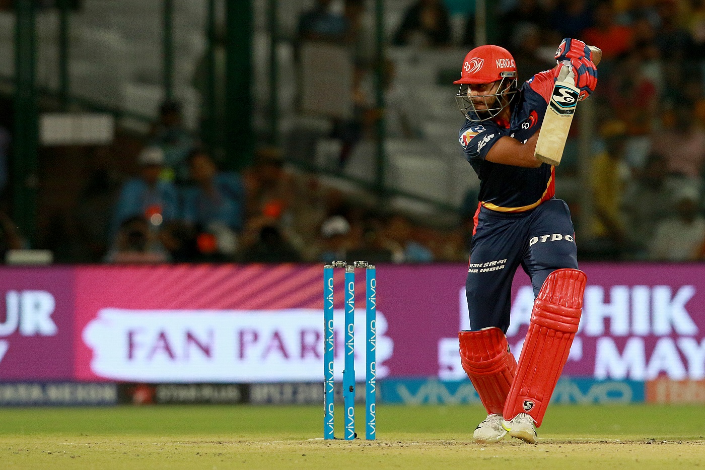 ​ ಡೆಲ್ಲಿ ಡೇರ್‌ಡೆವಿಲ್ಸ್ 196/6