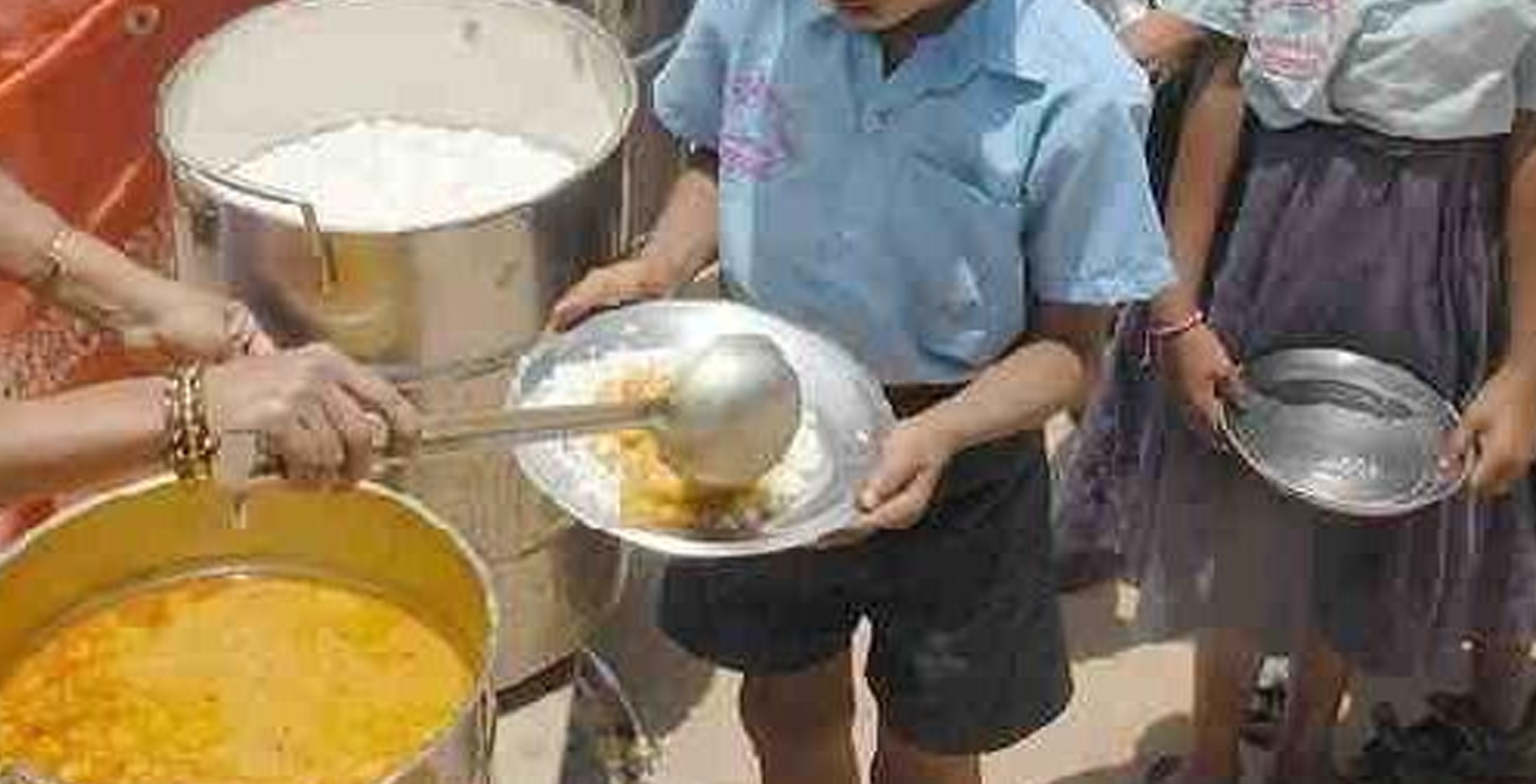 ಬಿಸಿಯೂಟ ಸರಿಯಿಲ್ಲ ಎಂದ ವಿದ್ಯಾರ್ಥಿಗೆ ಕಬ್ಬಿಣದ ರಾಡ್ ನಿಂದ ಥಳಿಸಿದ ಪ್ರಾಂಶುಪಾಲ