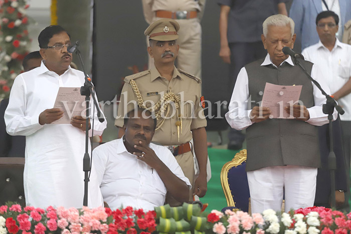 ನೂತನ ಉಪಮುಖ್ಯಮಂತ್ರಿಯಾಗಿ ಡಾ.ಜಿ. ಪರಮೇಶ್ವರ್ ಪ್ರಮಾಣವಚನ