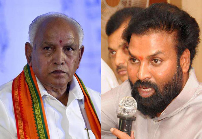 ಬಿಎಸ್‌ವೈ, ಶ್ರೀರಾಮುಲು ವಿರುದ್ಧ ಎಸಿಬಿಗೆ ದೂರು