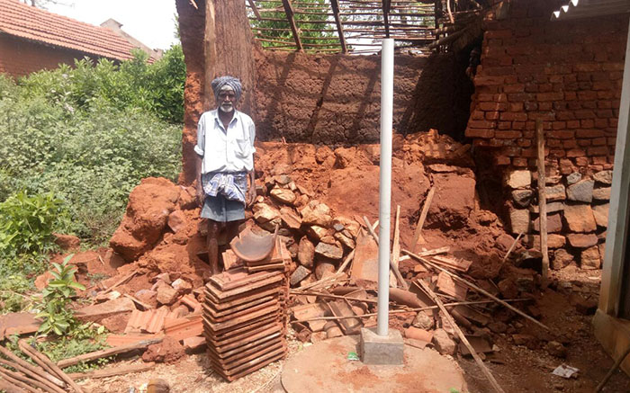 ಹನೂರು: ಭಾರೀ ಮಳೆಗೆ ಮನೆ ಕುಸಿತ