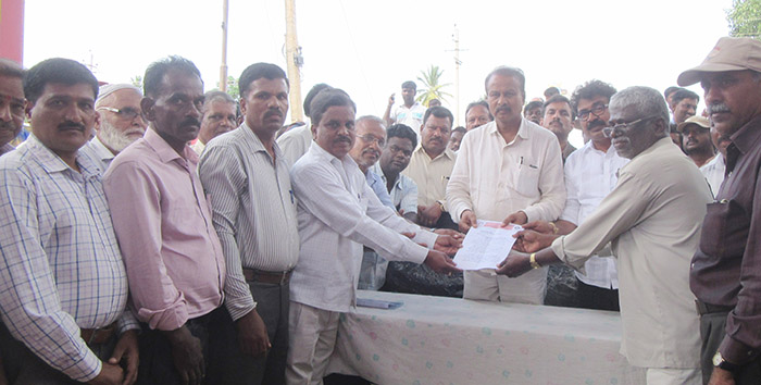 ಚಾ.ನಗರ: ಗ್ರಾಮೀಣ ಅಂಚೆ ನೌಕರರ ಪ್ರತಿಭಟನೆಗೆ ಸಂಸದ ಆರ್.ದ್ರುವನಾರಾಯಣ್ ಬೆಂಬಲ