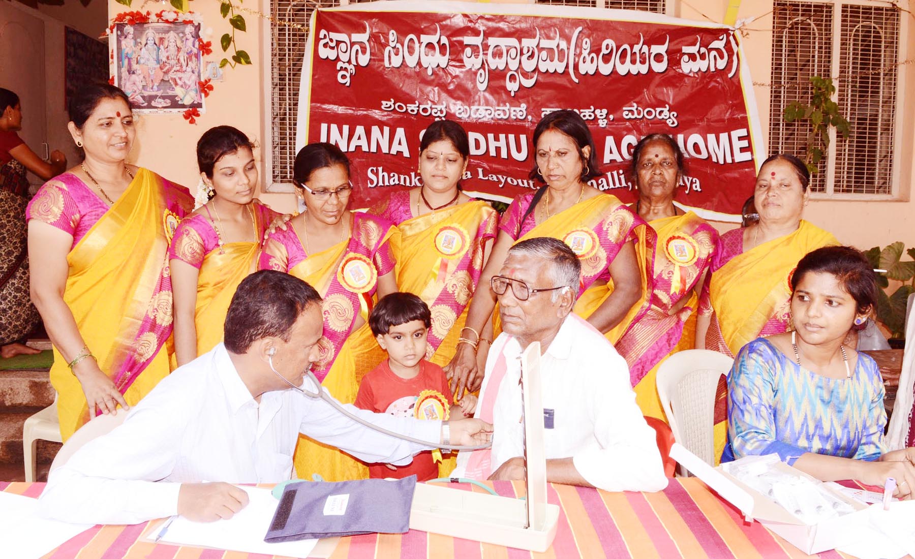 ಮಂಡ್ಯ: ವಿಶ್ವ ಅಮ್ಮಂದಿರ ದಿನಾಚರಣೆ ಪ್ರಯುಕ್ತ ಉಚಿತ ಆರೋಗ್ಯ ತಪಾಸಣಾ ಕಾರ್ಯಕ್ರಮ