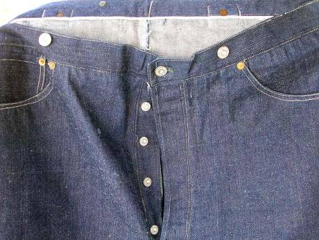 125 ವರ್ಷ ಹಳೆಯ ಈ ಜೀನ್ಸ್ ಪ್ಯಾಂಟ್ ಬೆಲೆ ಕೇಳಿದರೆ ನಿಮ್ಮ ತಲೆ ತಿರುಗಬಹುದು!