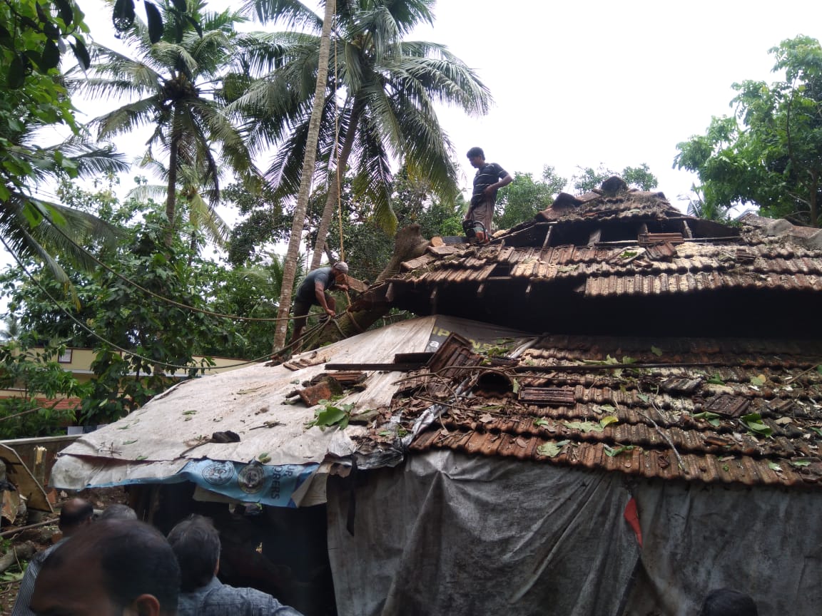 ಕಾರ್ಕಳದಲ್ಲಿ 8 ಮನೆಗಳಿಗೆ ಸಿಡಿಲಿನಿಂದ ಹಾನಿ, ಒಬ್ಬರಿಗೆ ಗಾಯ