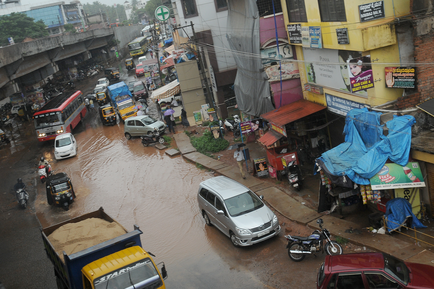 ಬಂಟ್ವಾಳ: ಭಾರೀ ಮಳೆಗೆ ಮುಳುಗಿದ ತಗ್ಗು ಪ್ರದೇಶ, ಅಪಾರ ಹಾನಿ