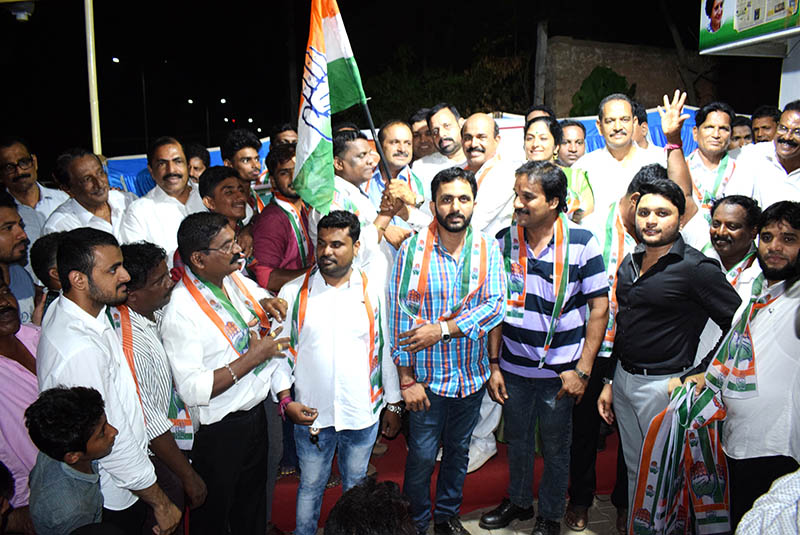 ಸುರತ್ಕಲ್: ಬಿಜೆಪಿ ಕಾರ್ಯಕರ್ತರು ಕಾಂಗ್ರೆಸ್ ಸೇರ್ಪಡೆ