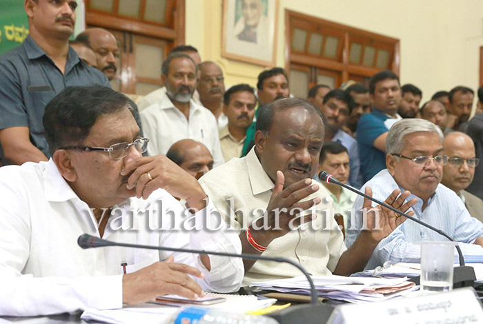 ಹದಿನೈದು ದಿನಗಳಲ್ಲಿ ನಿರ್ಧಾರ ಪ್ರಕಟ: ಮುಖ್ಯಮಂತ್ರಿ ಕುಮಾರಸ್ವಾಮಿ ಘೋಷಣೆ