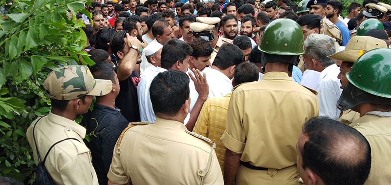 ನಂದಾವರ ಸ್ಥಳೀಯರಿಂದ ಮನವಿ: ಸರ್ವೇ ಕಾರ್ಯವನ್ನು ಮುಂದೂಡಿದ ಅಧಿಕಾರಿಗಳು