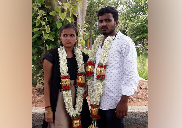 ಕೃಷ್ಣರಾಜಪೇಟೆ: ನಾಪತ್ತೆಯಾಗಿದ್ದ ಪ್ರೇಮಿಗಳು ಸತಿಪತಿಗಳಾಗಿ ಆಗಮನ; ಪೊಲೀಸ್ ರಕ್ಷಣೆಯಲ್ಲಿ ಮನೆ ಸೇರಿದ ನವಜೋಡಿ