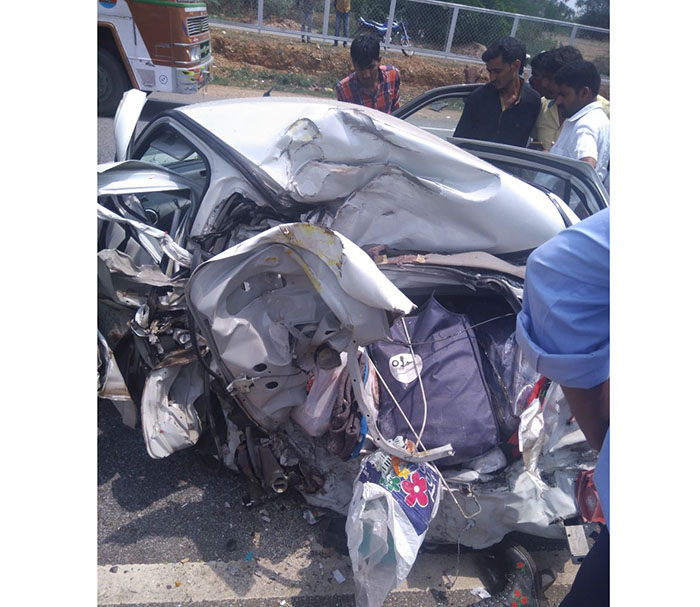 ತುಮಕೂರು: ಕಾರಿಗೆ ಲಾರಿ ಢಿಕ್ಕಿ; ಯುವತಿ ಸ್ಥಳದಲ್ಲಿಯೇ ಮೃತ್ಯು