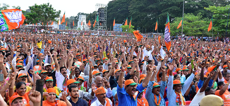 ನೆಹರೂ ಮೈದಾನಕ್ಕೆ ಹರಿದು ಬಂದ ಜನ ಸಾಗರ