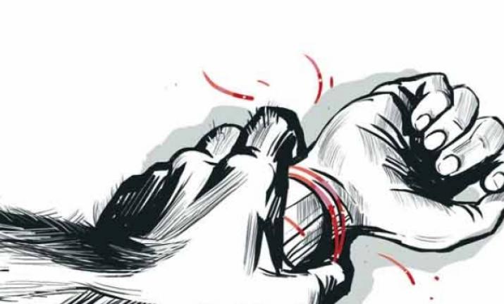 ಚಲಿಸುವ ಕಾರಿನಿಂದ ಮಗುವನ್ನು ಹೊರಗೆಸೆದು ಮಹಿಳೆಯ ಮೇಲೆ ಸಾಮೂಹಿಕ ಅತ್ಯಾಚಾರ