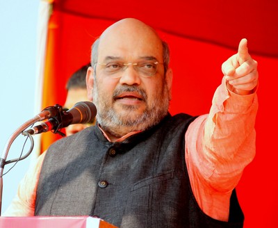 ಬೆಂಗಳೂರು: ರೋಡ್ ಶೋ ವೇಳೆ ಅಮಿತ್ ಶಾಗೆ ಪೊರಕೆ- ಆಪ್‌ಗೆ ಚಪ್ಪಲಿ ಪ್ರದರ್ಶನ