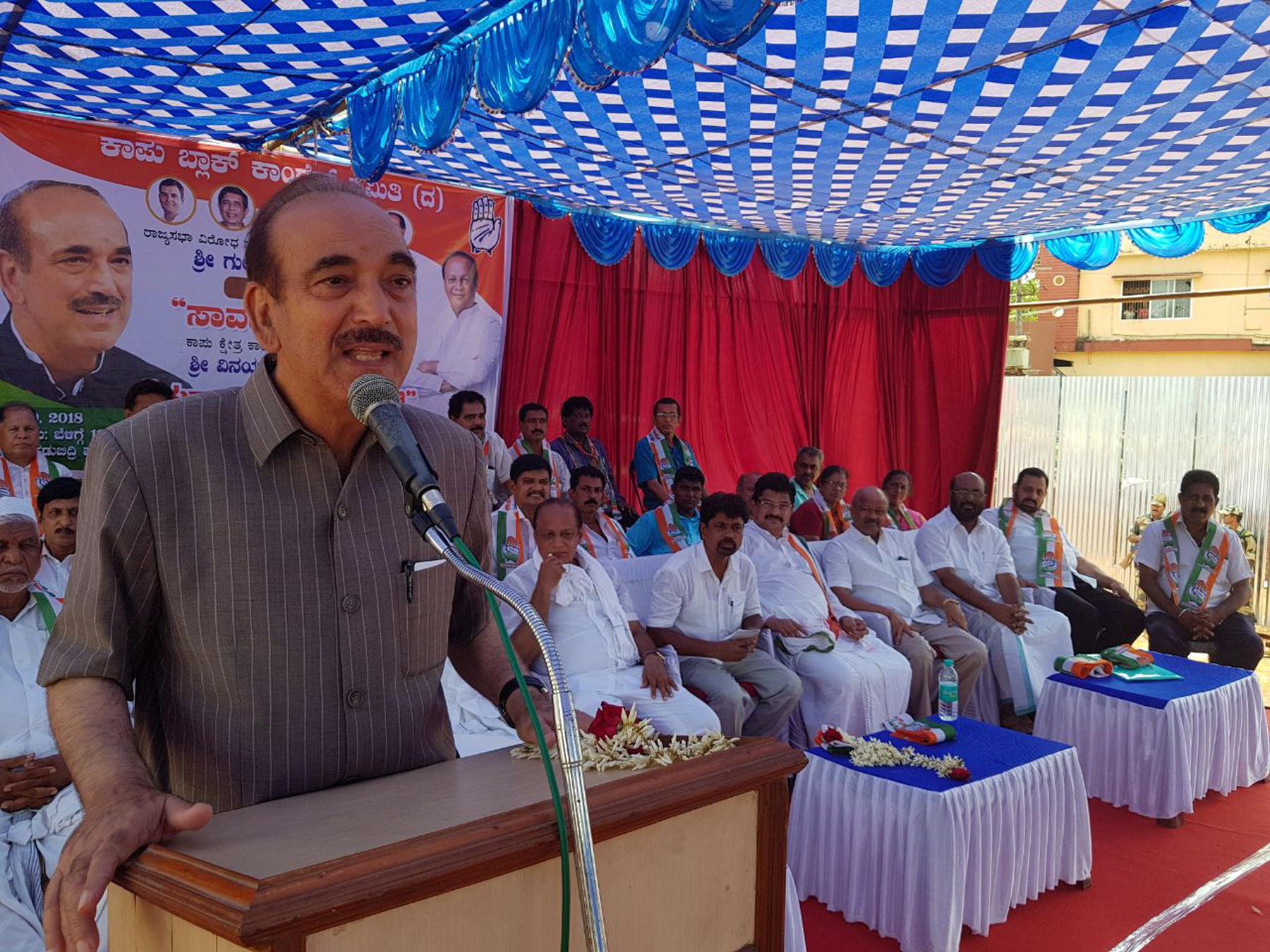 ಧರ್ಮದೊಂದಿಗೆ ರಾಜಕೀಯ ಬೆರಸಲು ಸಾಧ್ಯವಿಲ್ಲ: ಕಾಂಗ್ರೆಸ್ ಬಹಿರಂಗ ಸಭೆಯಲ್ಲಿ ಗುಲಾಂ ನಬಿ ಆಝಾದ್