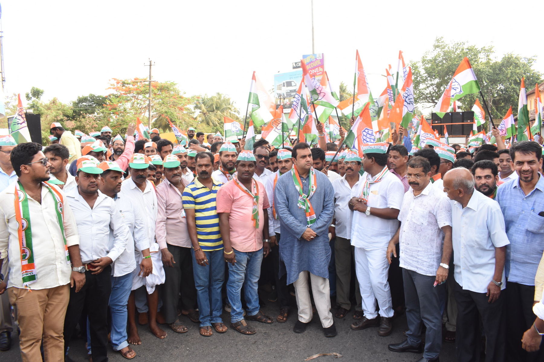 ಉಡುಪಿ ನಗರದಲ್ಲಿ ಪ್ರಮೋದ್ ಮಧ್ವರಾಜ್ ಪಾದಯಾತ್ರೆ