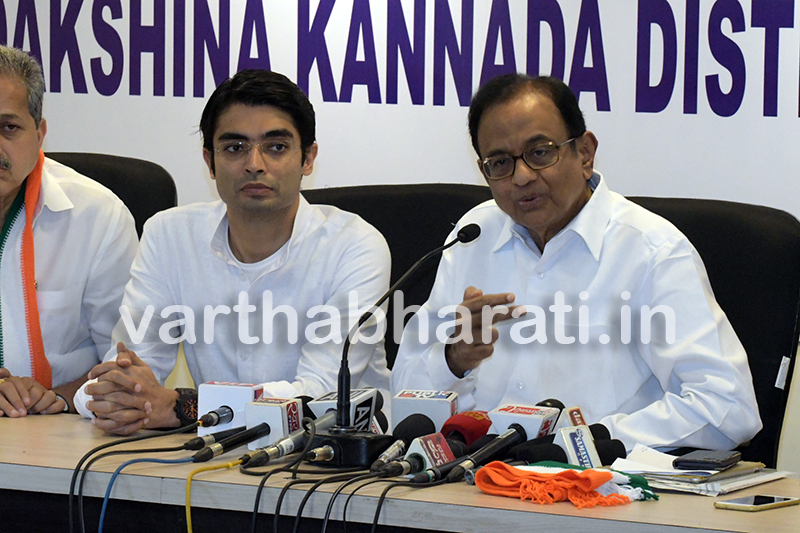 ಸ್ಪಷ್ಟ ಬಹುಮತದಿಂದ ಕಾಂಗ್ರೆಸ್ ಗೆಲ್ಲಿಸಿ, ಸ್ಥಿರ ಸರಕಾರ ನೀಡಿ: ಮತದಾರರಿಗೆ ಪಿ.ಚಿದಂಬರಂ ಕರೆ