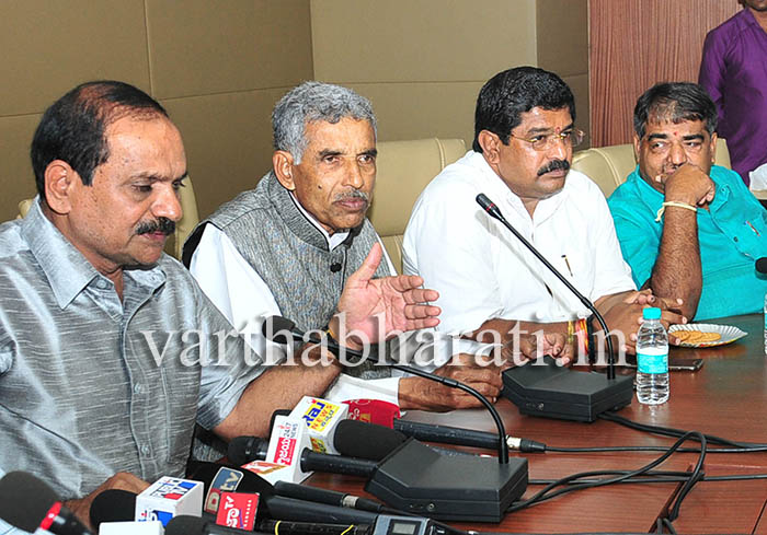 ಡಿ.ಕೆ.ಶಿ ವಿರುದ್ಧದ ಉದ್ದೇಶಪೂರ್ವಕ ದಾಳಿ ಮುಂದುವರೆಸಿದರೆ ರಾಜ್ಯದಲ್ಲಿ ಬಿಜೆಪಿ ಅಸ್ತಿತ್ವ ಕಳೆದುಕೊಳ್ಳಲಿದೆ