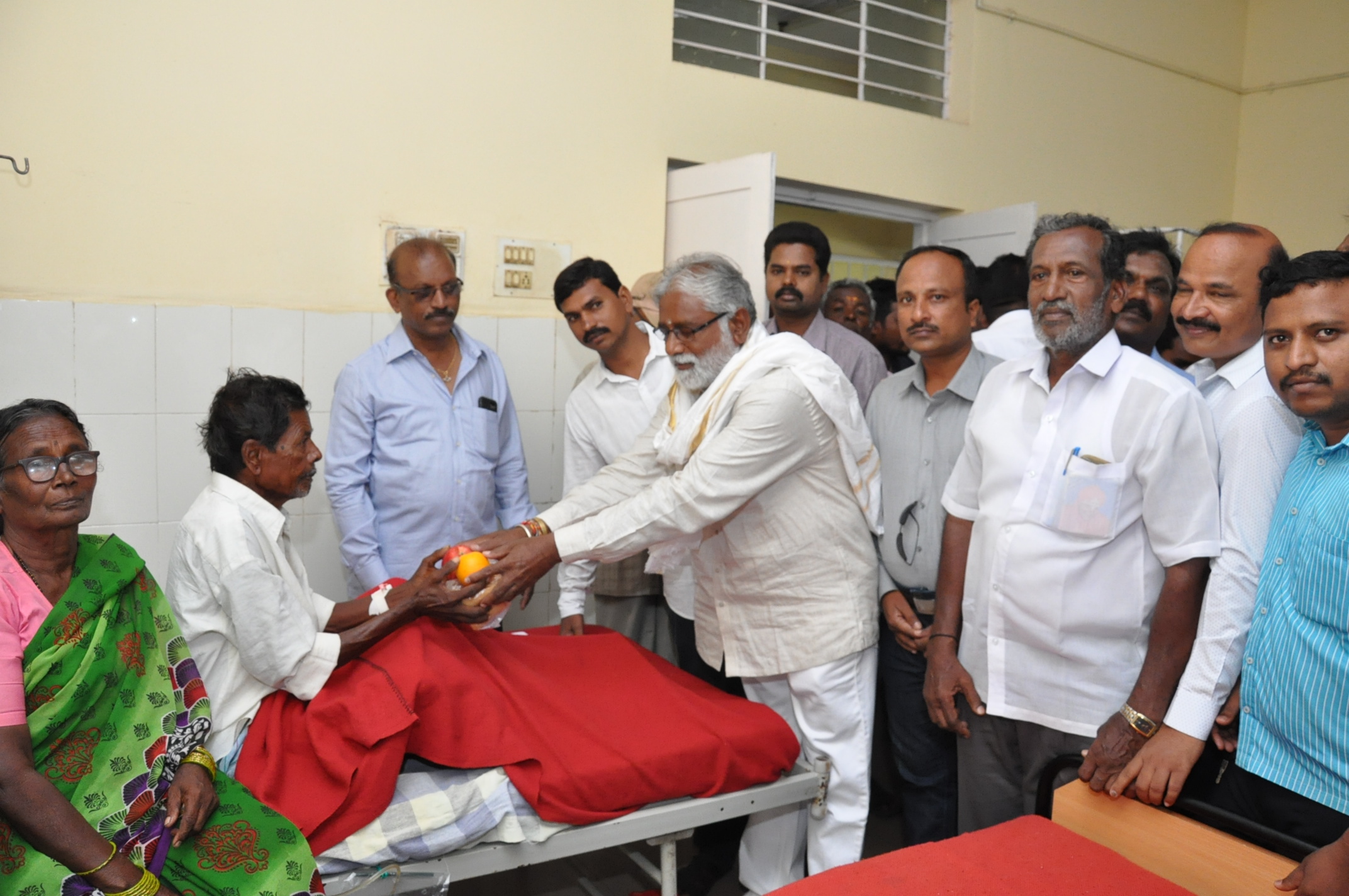 ಕೊಳ್ಳೇಗಾಲ: ಶಾಸಕ ಎನ್.ಮಹೇಶ್‍ ಹುಟ್ಟಹಬ್ಬ ಆಚರಣೆ