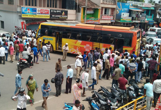 ಮಡಿಕೇರಿ: ಅಂಗಡಿ ಮಳಿಗೆಗೆ ನುಗ್ಗಿದ ಬಸ್‍; ಯುವಕ ಮೃತ್ಯು