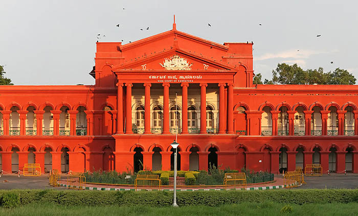 ಅಮಾಯಕನೊಬ್ಬನ ವಿರುದ್ಧ ಸುಳ್ಳು ಪ್ರಕರಣ ದಾಖಲು : ಪರಿಹಾರ ಧನ ಕೋರಿ ಅರ್ಜಿ ದಾಖಲಿಸಲು ಹೈಕೋರ್ಟ್ ಸಲಹೆ