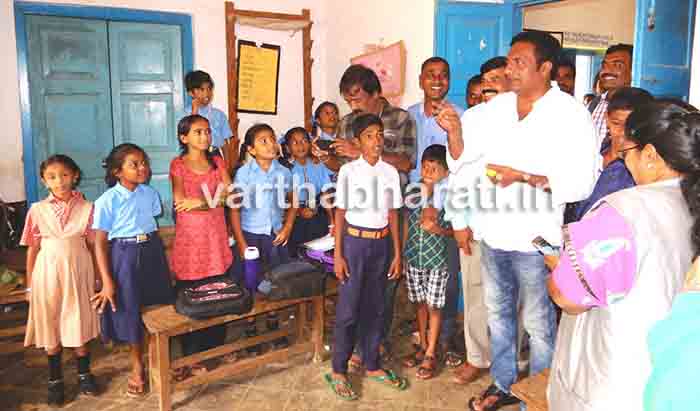 ಶತಮಾನ ಕಂಡ 5 ಸರಕಾರಿ ಶಾಲೆಗಳ ಉನ್ನತೀಕರಣದ ಭರವಸೆ ನೀಡಿದ ಪ್ರಕಾಶ್ ರೈ