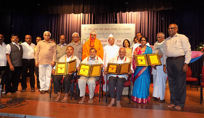 ದೇಶೀಯ ಕ್ರೀಡೆಗಳ ಉಳಿವಿಗೆ ಗ್ರಾಮೀಣ ಕ್ರೀಡೆಗಳಿಗೆ ಪ್ರೋತ್ಸಾಹ ಅಗತ್ಯ: ಶಿವರಾತ್ರಿ ದೇಶಿಕೇಂದ್ರ ಸ್ವಾಮೀಜಿ