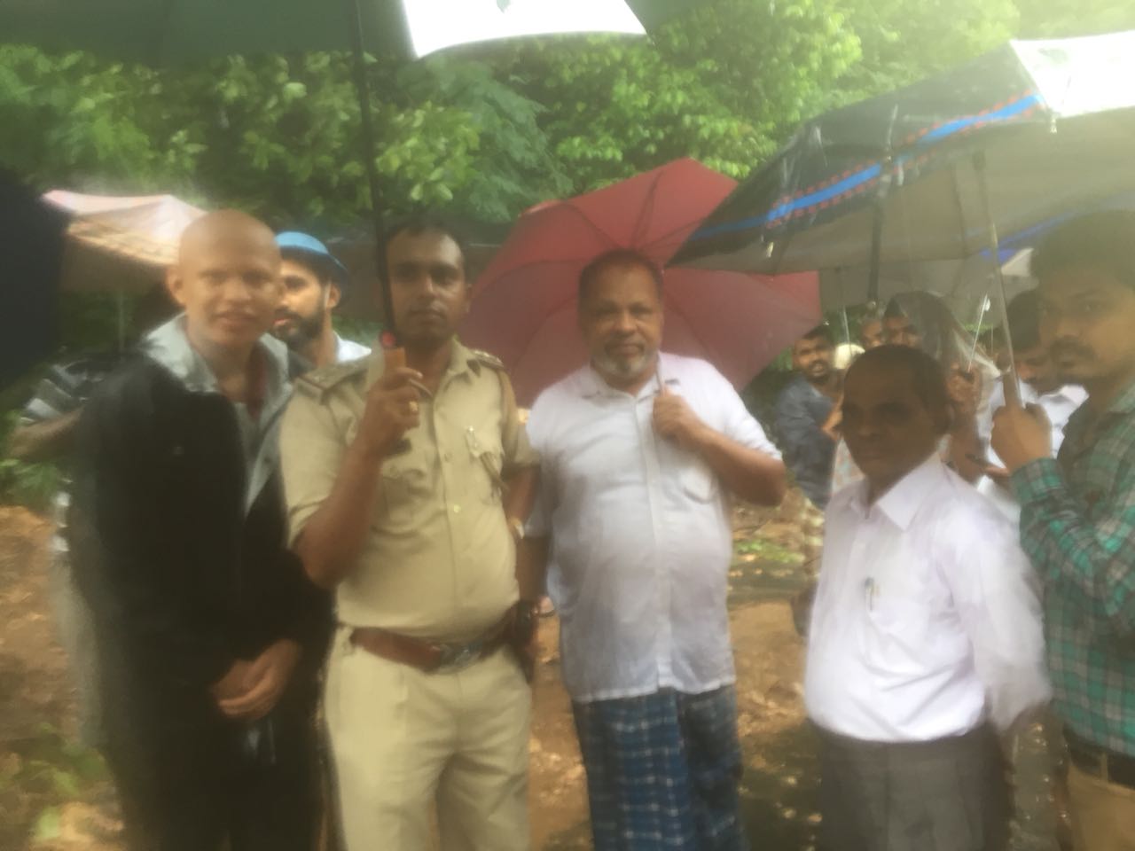 ಚಾರ್ಮಾಡಿ ಘಾಟ್ ರಸ್ತೆ ಬಂದ್ : ಪ್ರಶಂಸೆಗೆ ಪಾತ್ರವಾದ ಪೊಲೀಸರ ನಡೆ