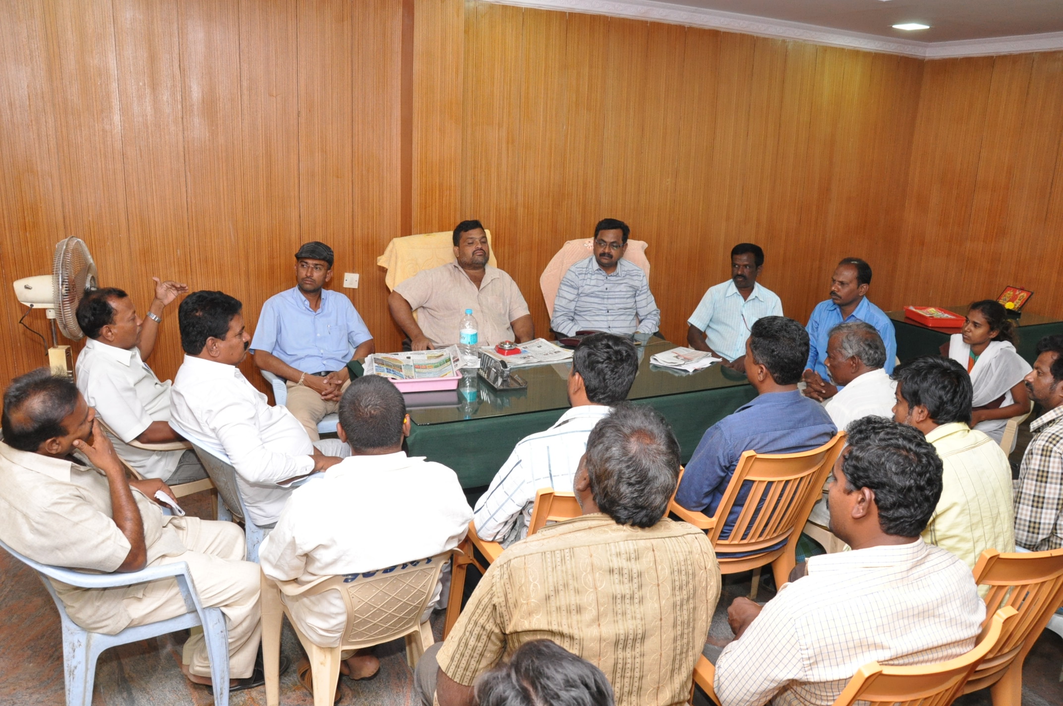 ಕೊಳ್ಳೇಗಾಲ: ಬಸ್‍ ನಿಲ್ದಾಣದ ಬೀದಿಬದಿ ಹೋಟೆಲ್ ವ್ಯಾಪಾರಿಗಳ ಸಭೆ