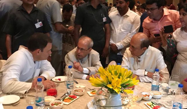 ರಾಹುಲ್ ಗಾಂಧಿ ಏರ್ಪಡಿಸಿದ ಇಫ್ತಾರ್ ಕೂಟದಲ್ಲಿ ಭಾಗಿಯಾದ ಪ್ರಣಬ್ ಮುಖರ್ಜಿ