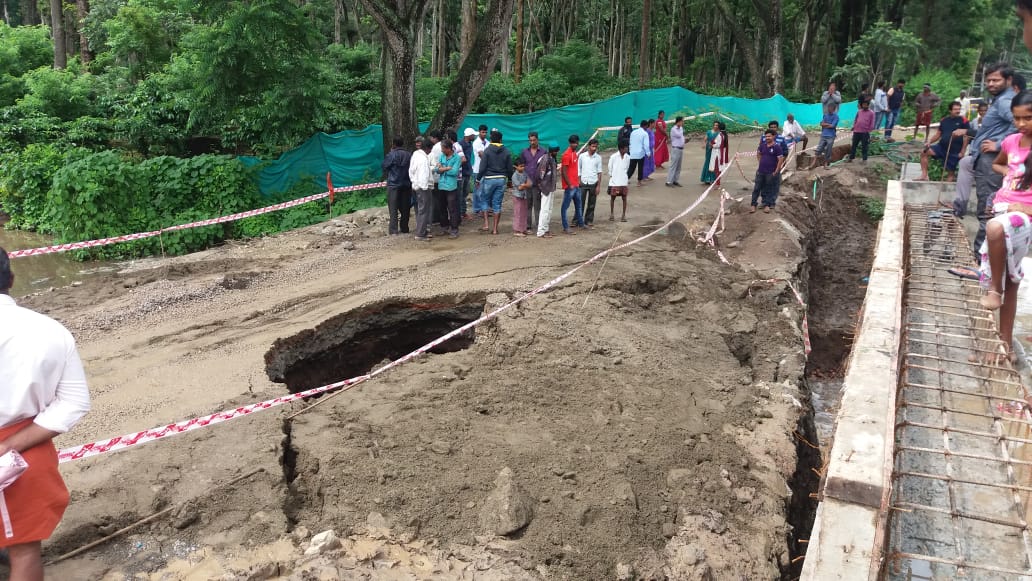 ಮಳೆ ಅನಾಹುತ: ಗೋಣಿಕೊಪ್ಪ - ಮೈಸೂರು ಹೆದ್ದಾರಿ ಸಂಪರ್ಕ ಕಡಿತ