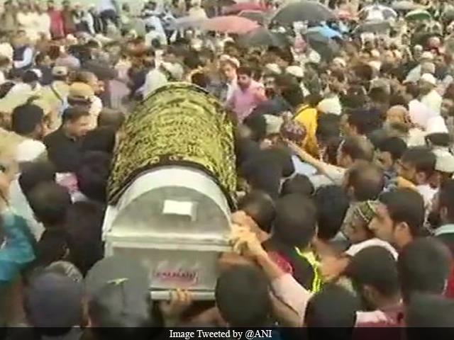 ಹಿರಿಯ ಪತ್ರಕರ್ತ ಶುಜಾತ್ ಬುಖಾರಿ ಅಂತ್ಯಕ್ರಿಯೆ