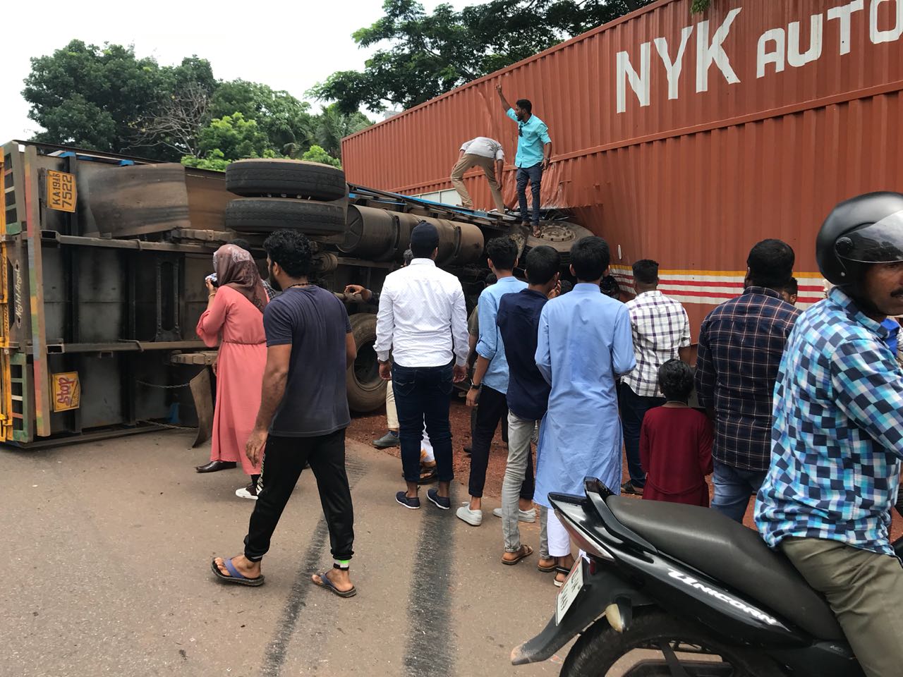 ಕಾಸರಗೋಡು: ಸರಣಿ ಅಪಘಾತದಲ್ಲಿ ಇಬ್ಬರಿಗೆ ಗಾಯ