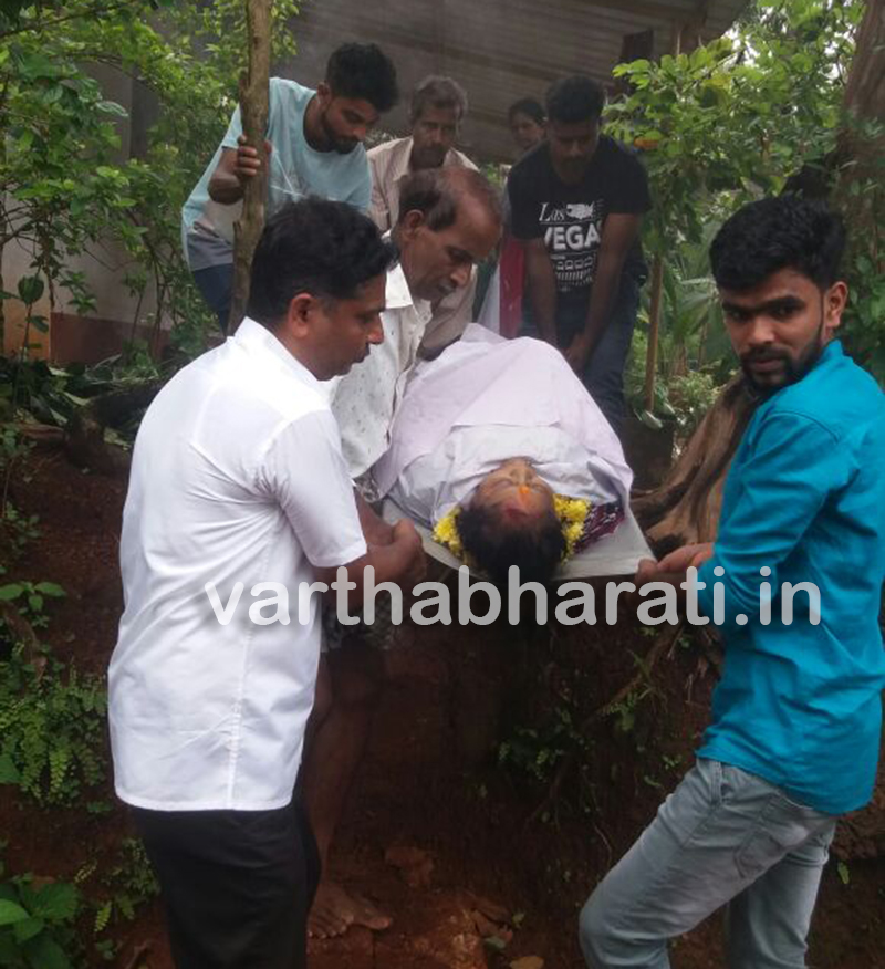 ಕಬಕ: ಹಿಂದೂ ಮಹಿಳೆಯ ಶವಸಂಸ್ಕಾರ ನೆರವೇರಿಸಿದ ಮುಸ್ಲಿಂ ಯುವಕರು