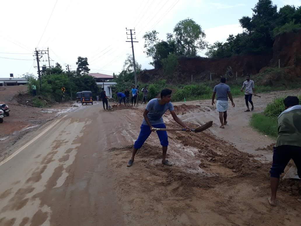 ಅಡ್ಡೂರು: ಶ್ರಮದಾನ ಮೂಲಕ ಈದುಲ್ ಫಿತ್ರ್ ಆಚರಿಸಿದ ಯುವಕರ ತಂಡ