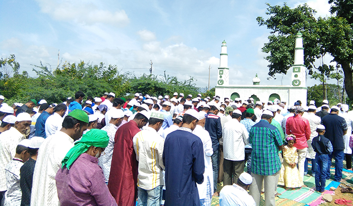 ಹನೂರು : ಈದುಲ್ ಫಿತ್ರ್ ಸಂಭ್ರಮಾಚರಣೆ