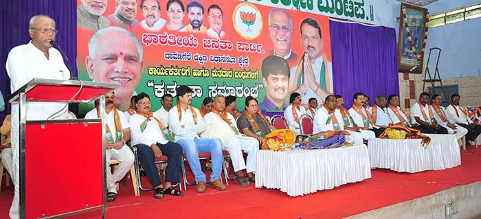 ಸಮ್ಮಿಶ್ರ ಸರ್ಕಾರ ಬಹಳ ದಿನ ಇರಲ್ಲ : ಸಂಸದ ಜಿ.ಎಂ. ಸಿದ್ದೇಶ್ವರ