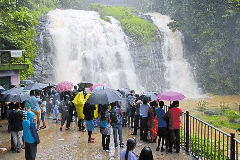ಮಡಿಕೇರಿ ಅಬ್ಬಿ ಫಾಲ್ಸ್‌ನಲ್ಲಿ ಹೆಣ್ಣು ಮಗು ನಾಪತ್ತೆ: ಬಳಿಕ ನಡೆದದ್ದೇನು ?