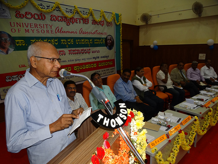 ಸಮಾಜ ಇನ್ನೂ ಮೌಢ್ಯದ ಕತ್ತಲೆಯಲ್ಲಿದೆ: ಸಾಹಿತಿ ಪ್ರೊ.ಸಿ.ಪಿ.ಕೃಷ್ಣಕುಮಾರ್